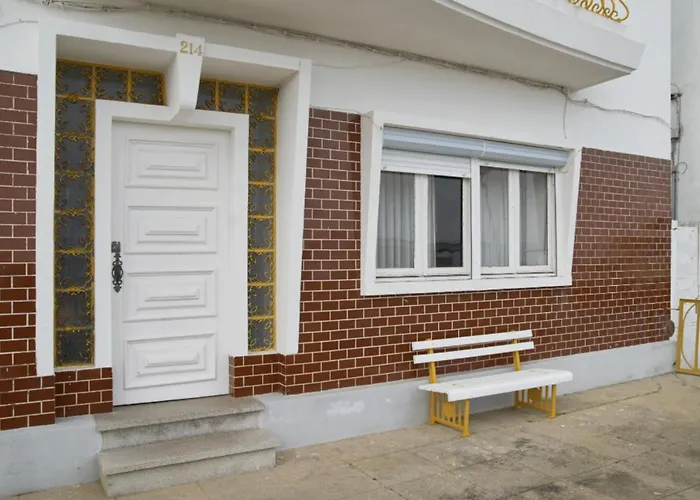 Captain Pisco's Palheiro - Great Location Casa de Férias Costa Nova